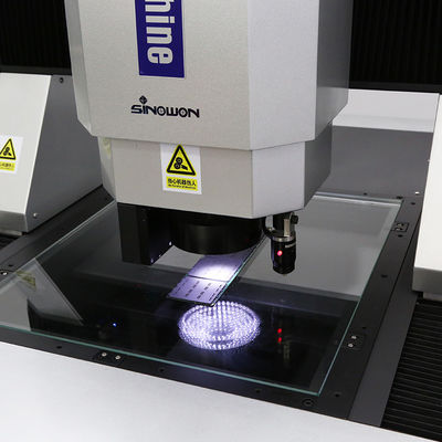 เครื่องวัดสายตาความแม่นยําสูง AutoVision1082A